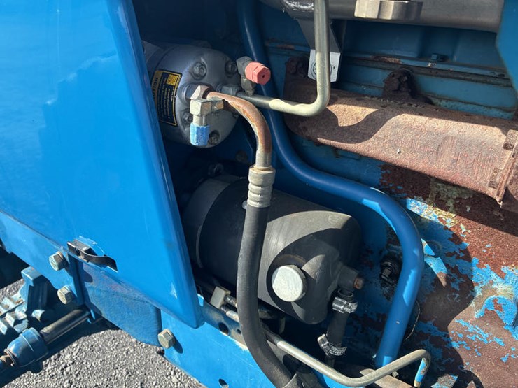 1990-ford-8730-image-30