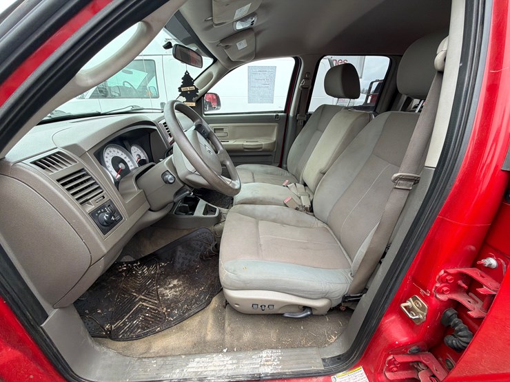 2005-dodge-dakota-slt-image-11