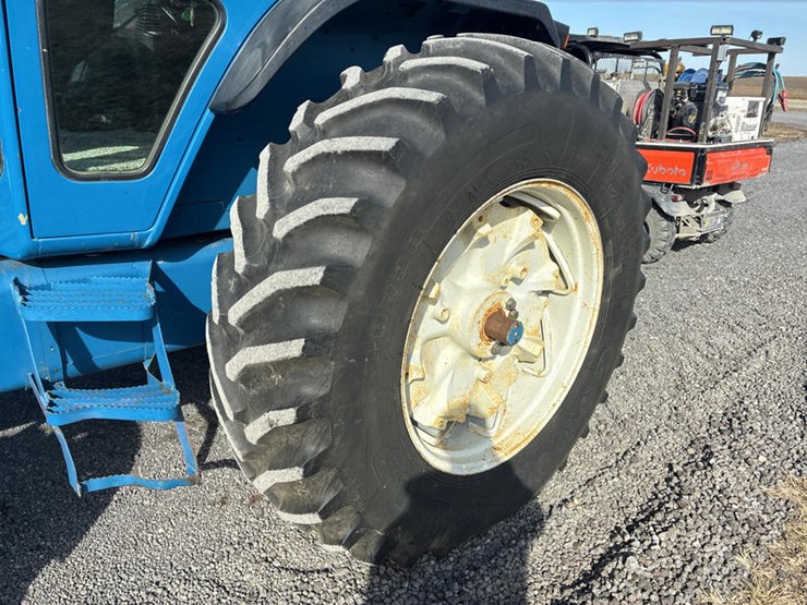 1990-ford-8730-image-42