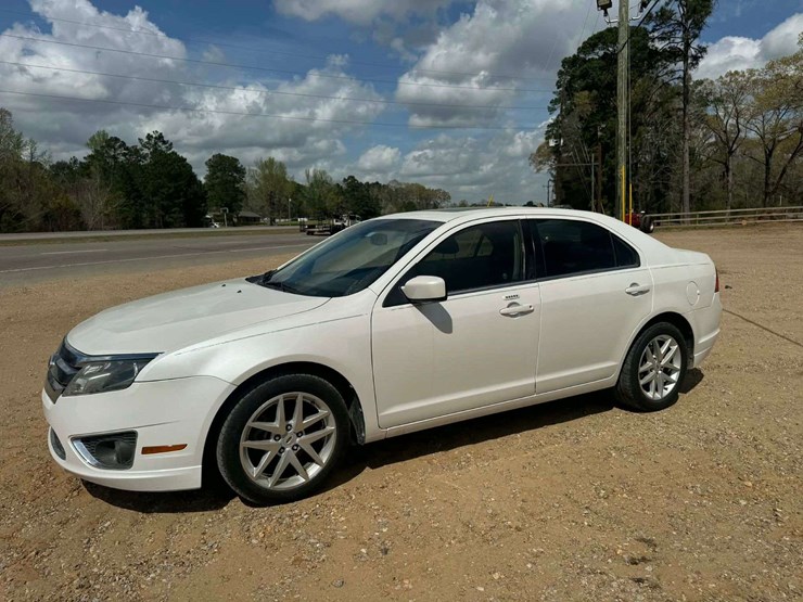 2012-ford-fusion-sel-fwd-4d-sedan-2.5-4cyl.-gasoline-(172,726-miles)-image-2