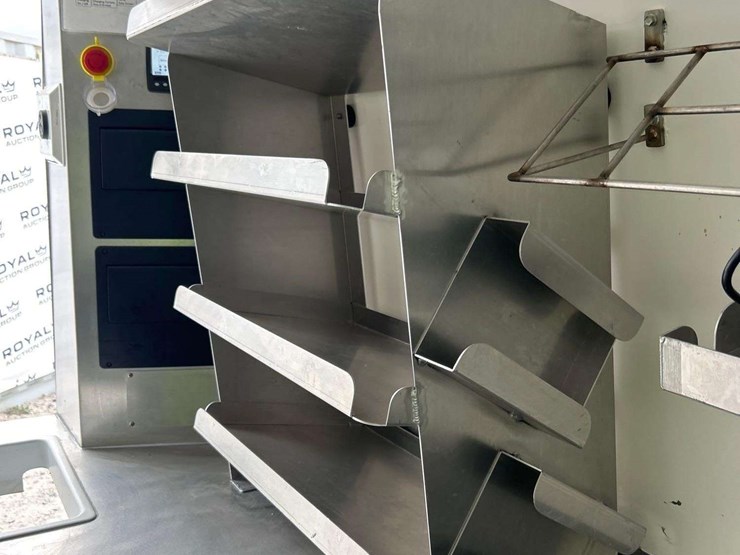 2021-mercedes-benz-sprinter-4500-image-37