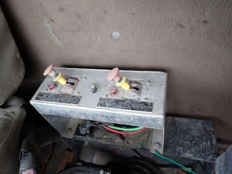 2002-sterling-l9500-image-24