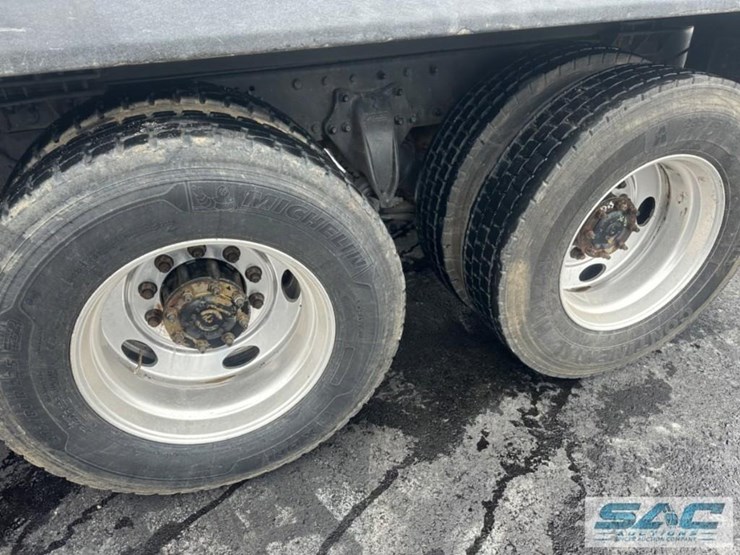 2007-sterling-l9000-4000-gallon-t/a-water-truck-image-17