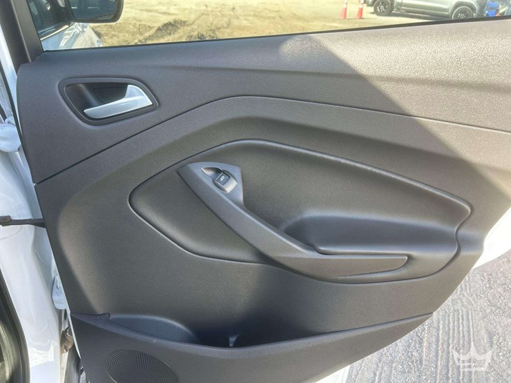 2016-ford-escape-image-24