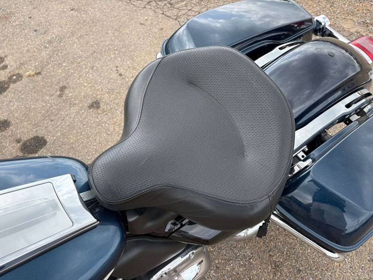 2020-harley-davidson-road-king-police-motorcycle-(26,595-miles)-image-11