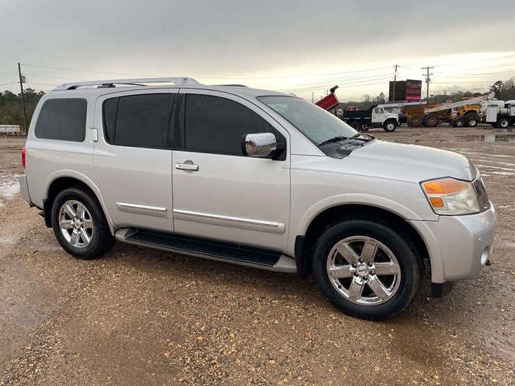 2012-nissan-armada-image-4