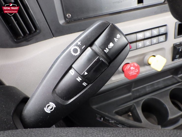 2021-freightliner-cascadia-116-image-16