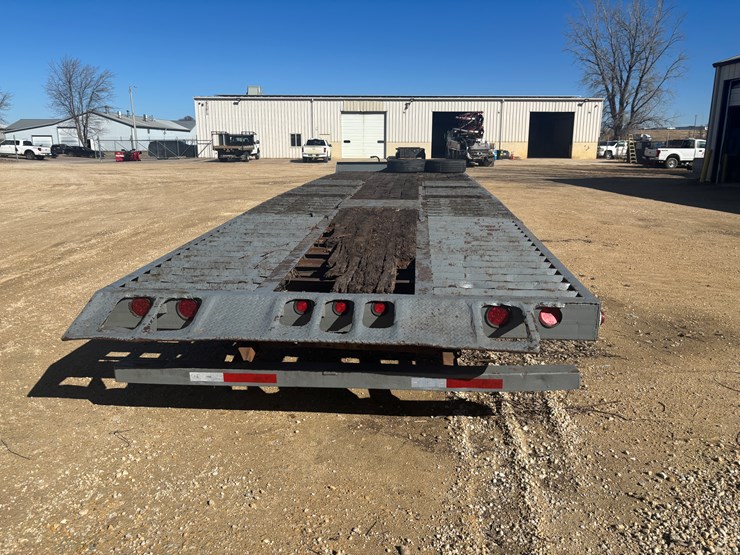 #2320-•-2008-interstate-30'-tri-axle-equipment-trailer-image-3