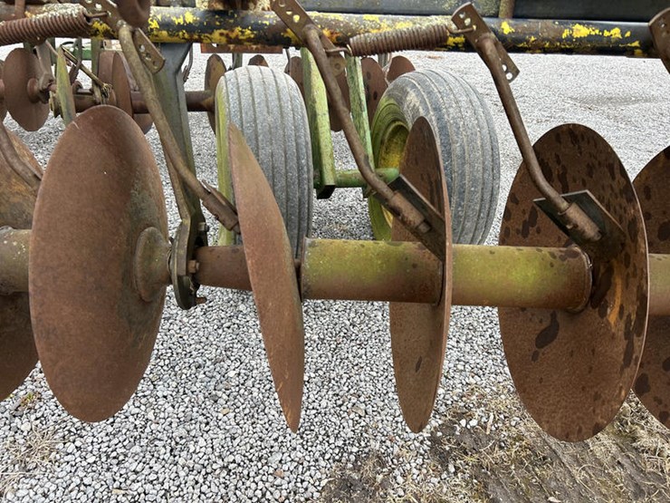 john-deere-230-image-19