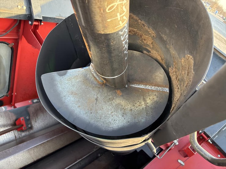 2010-case-ih-8120-image-97