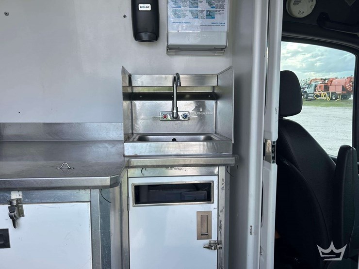 2021-mercedes-benz-sprinter-4500-image-19