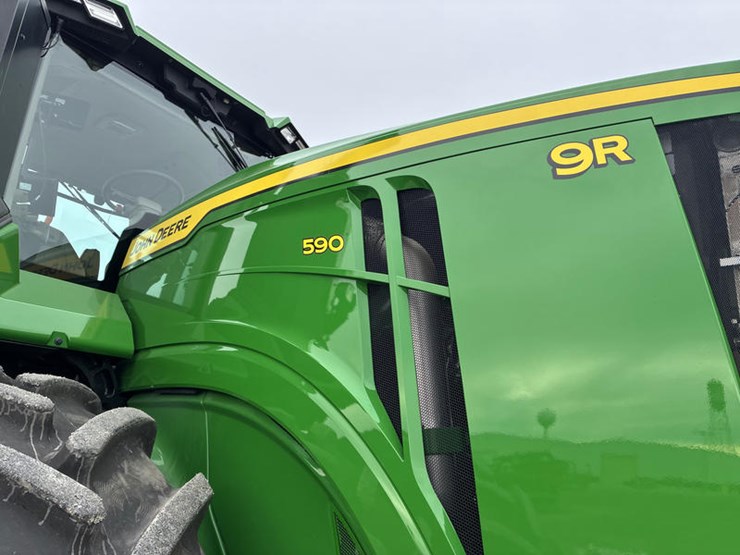 2025-john-deere-9r-590-image-14
