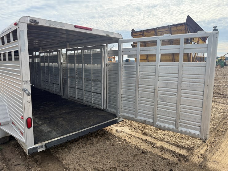 featherlite-24-ft-image-18