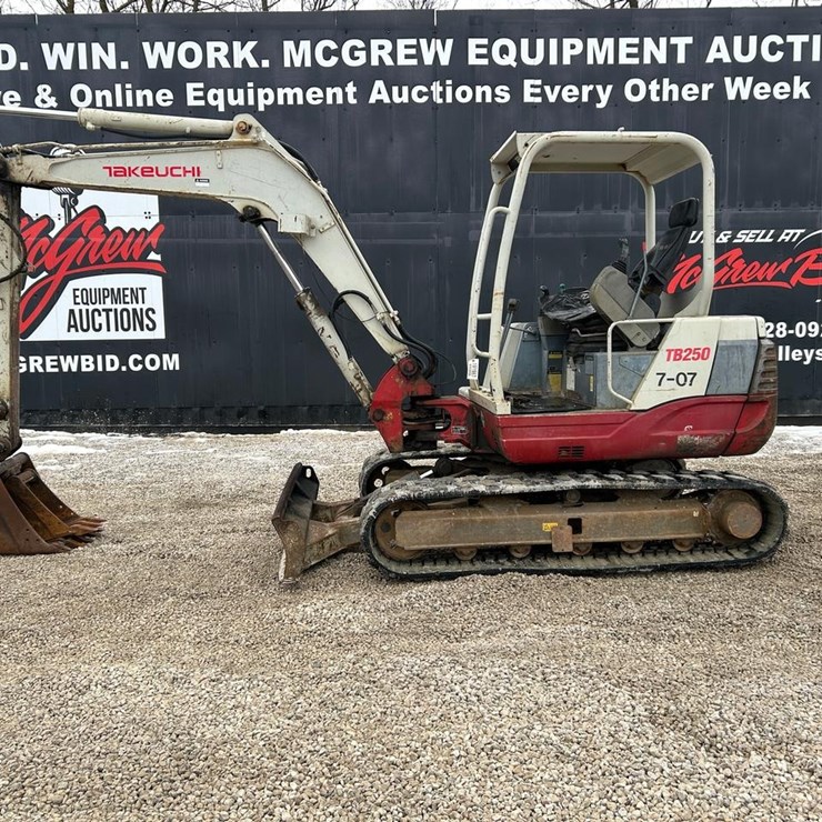 TAKEUCHI TB250