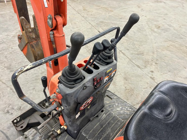 2016-kubota-k008-3-image-15