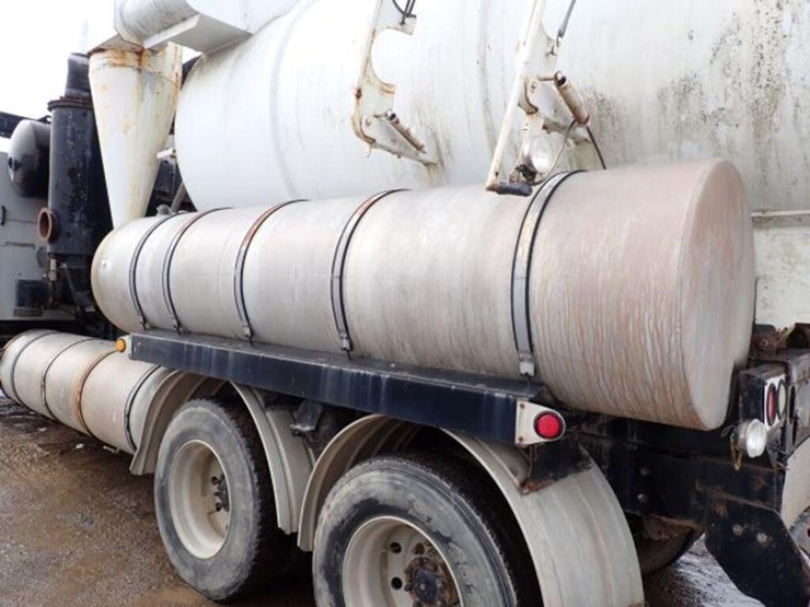 2002-sterling-l9500-image-63