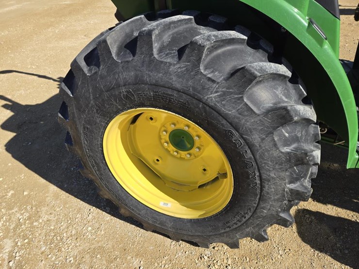 john-deere-4052m-image-10