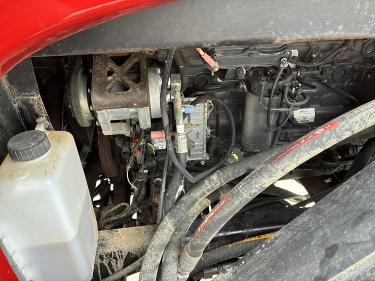 2015-case-ih-patriot-3340-image-65