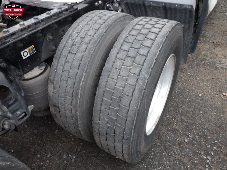 2023-kenworth-t680-image-12