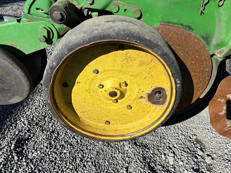 john-deere-7200-image-66
