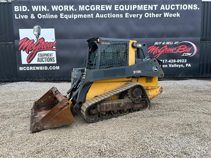 deere-319e-image-1