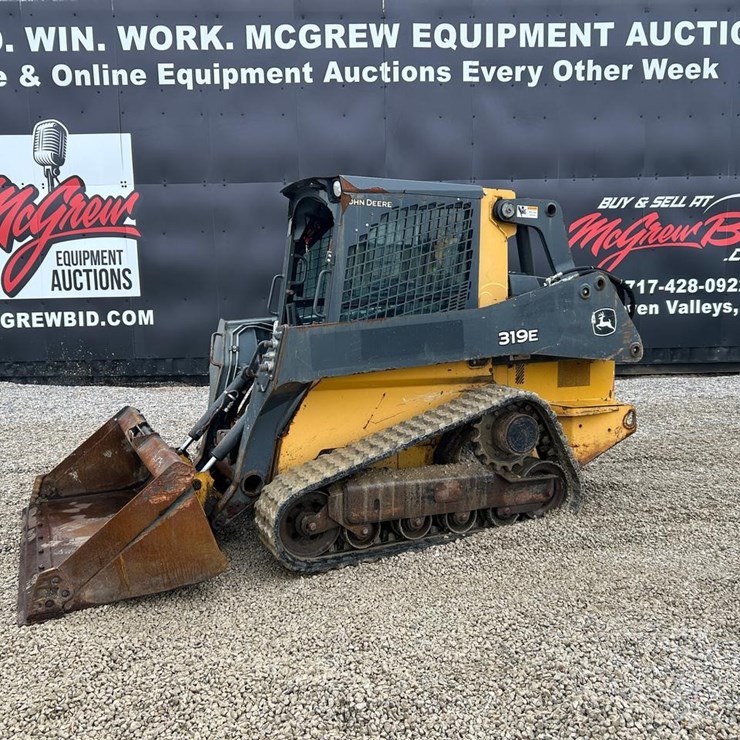 DEERE 319E