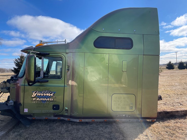 #4223-•-2002-mack-cx613-semi-tractor-sleeper-cab-image-8