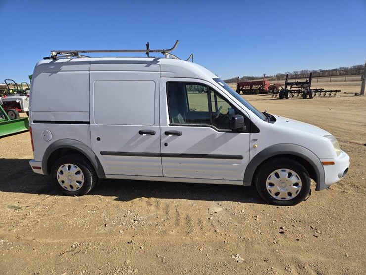 2013-utility-van-image-14