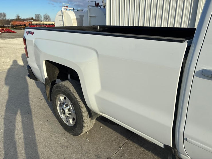 2019-chevrolet-2500-image-18