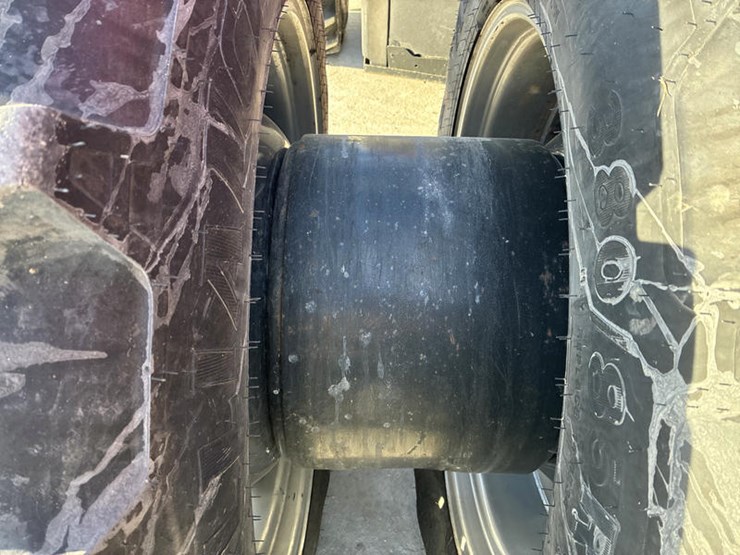 2011-case-ih-magnum-315-image-44