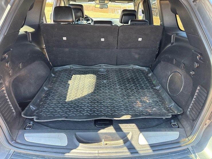 2015-jeep-grand-cherokee-image-11