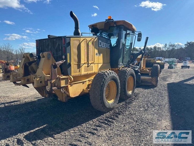 2011-deere-772g-image-3