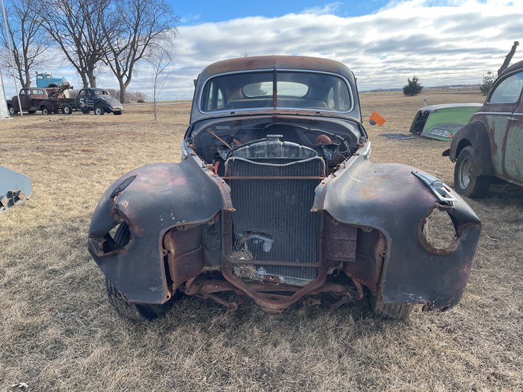 #4201-•-1941-buick-model-41-sedan,-(no-title)-image-2