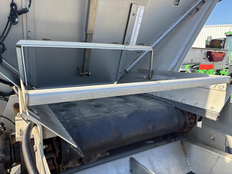 2022-john-deere-600r-image-25