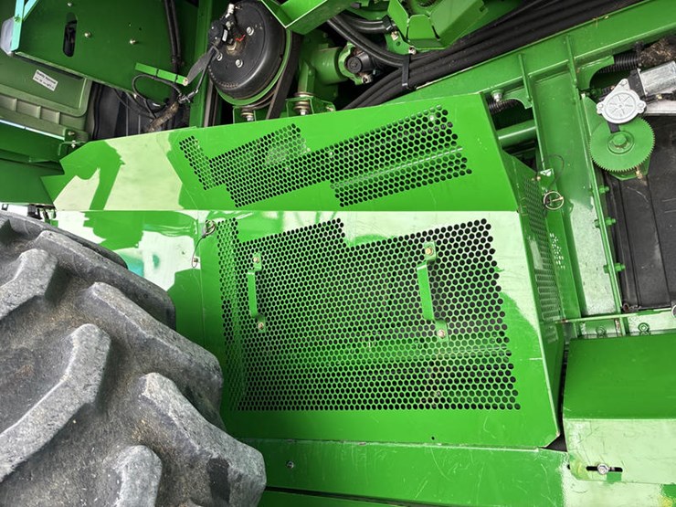 2012-john-deere-s670-image-46
