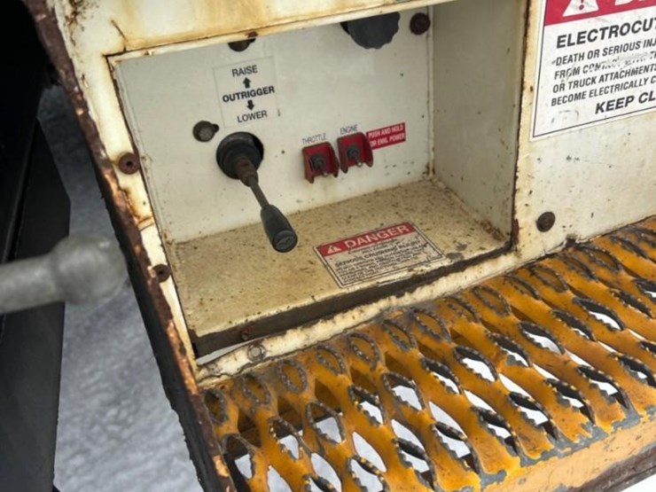 2016-international-durastar-4400-image-21