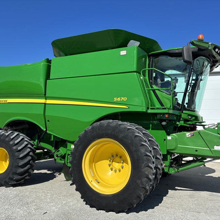 2012 JOHN DEERE S670