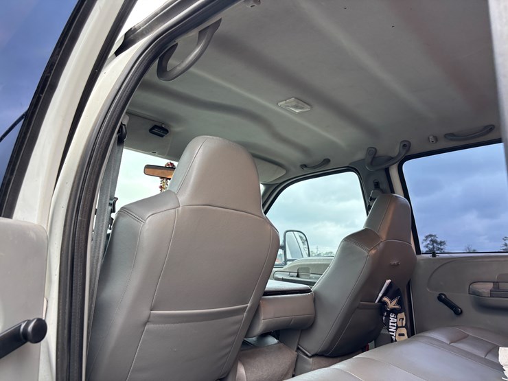 2004-ford-f650-image-15