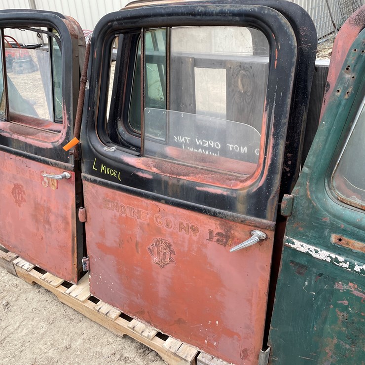 #4401 • (2) L-Body CFD Truck Doors