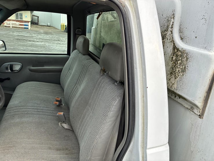 2000-chevrolet-2500-image-35