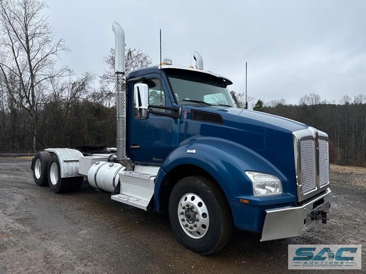2015-kenworth-t880-image-7
