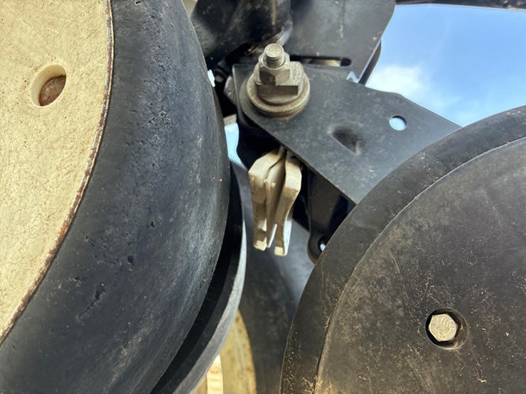 2010-kinze-3600-image-31