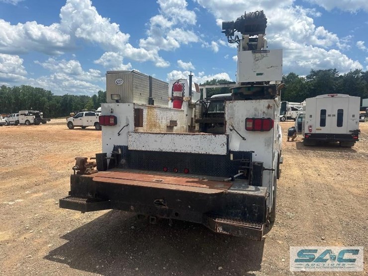 2005-ford-f650-image-8