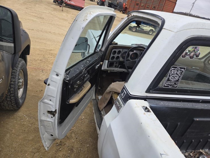 1977-chevrolet-c20-image-8