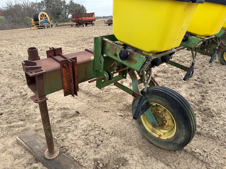 john-deere-7100-image-10