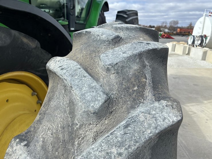 2013-john-deere-8335r-image-41