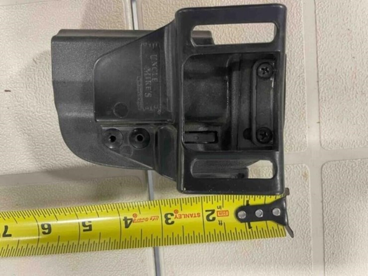 box-of-misc.-holsters-image-15