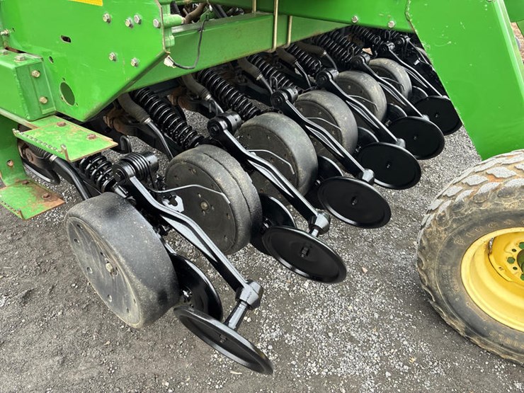 2003-john-deere-1590-image-44