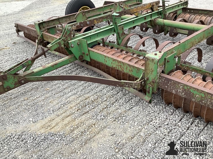 john-deere-16-image-9