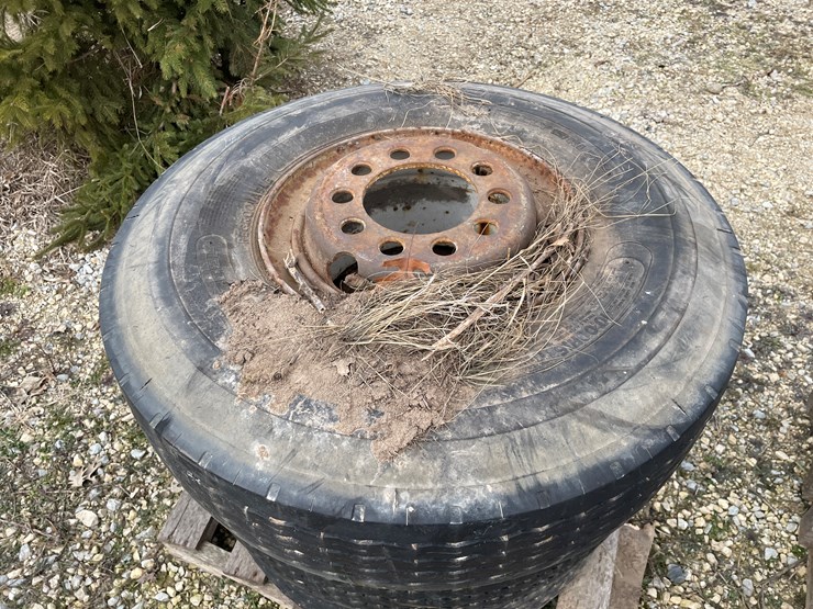 #4256-•-(2)-vintage-trailer-axles-image-14